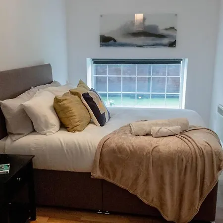 Cozy And Modern 2-Bed Apartment Swansea Exterior photo